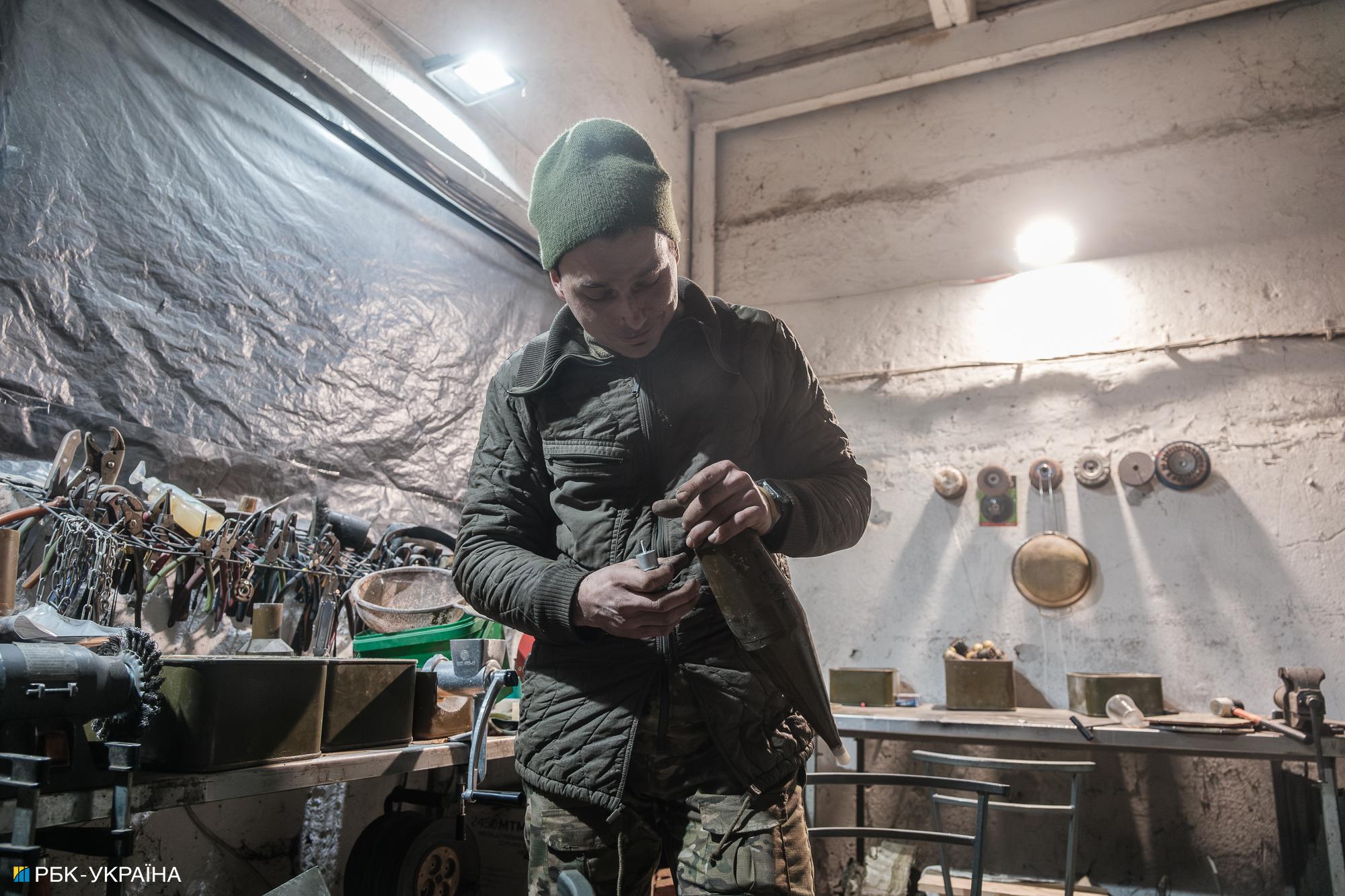 Штурми, бої і лисячі нори: Репортаж з Курдюмівки, де тривають бої з росіянами